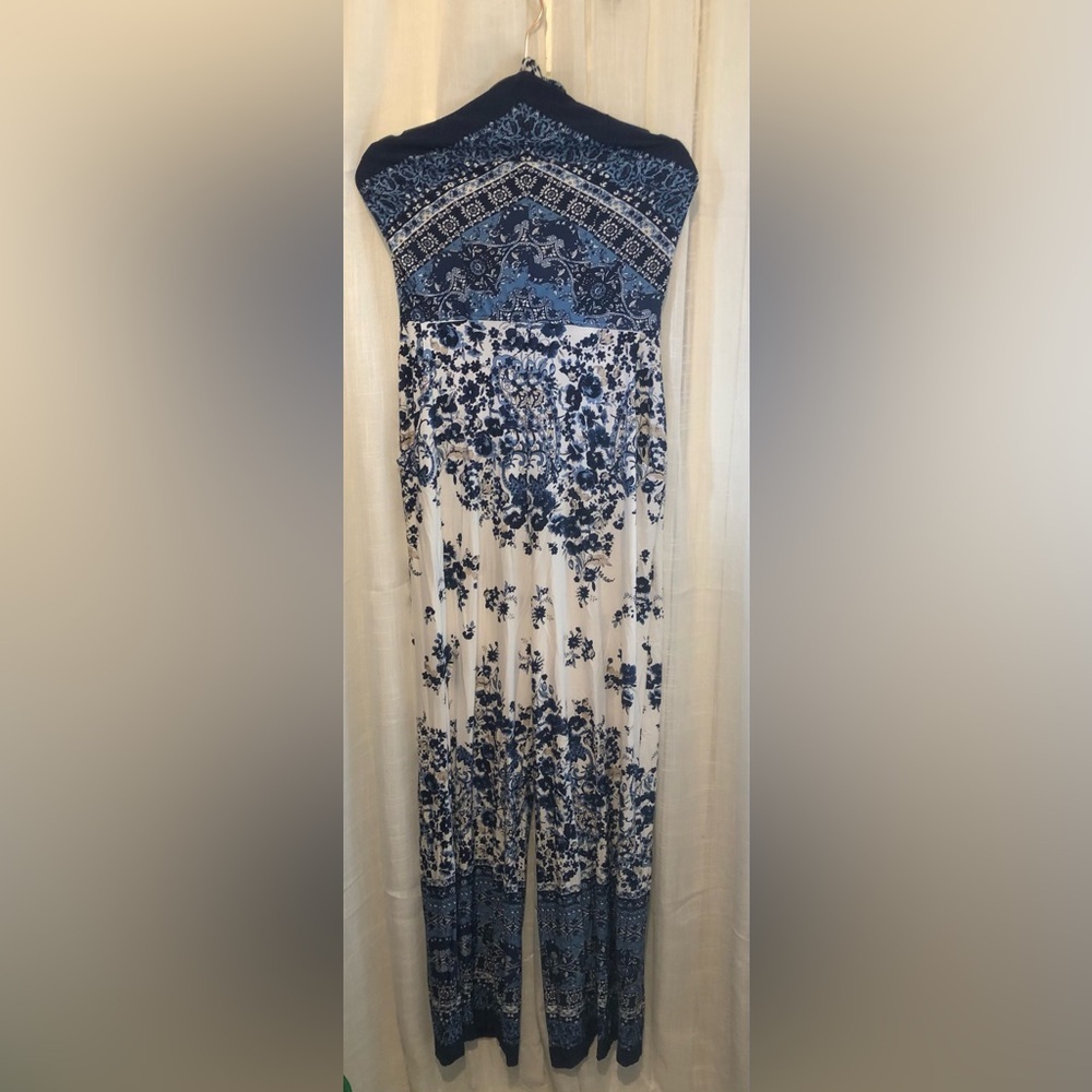 VENUS Blue and White Floral Jumpsuit 🦋💙🤍 M-L NWOT - Picture 3 of 11